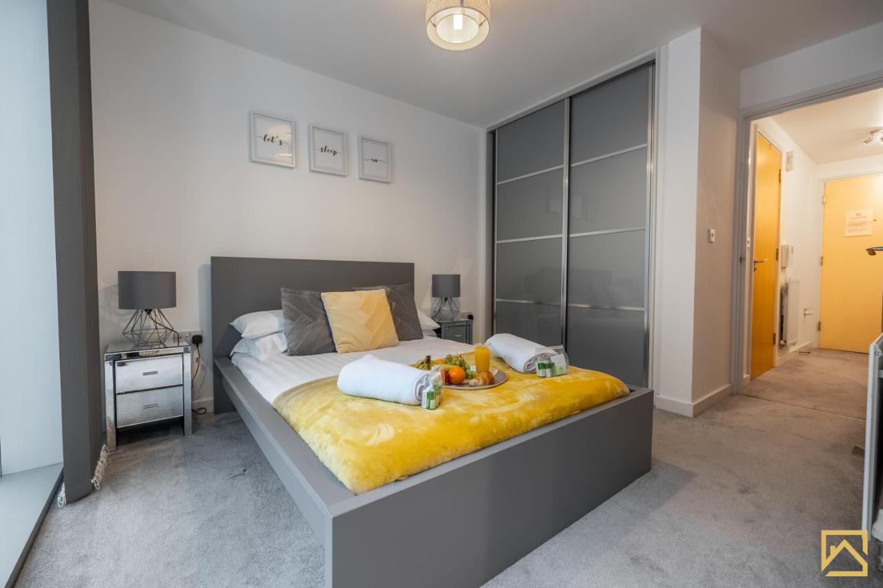 Modern 1 Bed In Central Mk, Free Parking, Smart Tv, Manhattan House By Valore Property Services Μίλτον Κέινς Εξωτερικό φωτογραφία