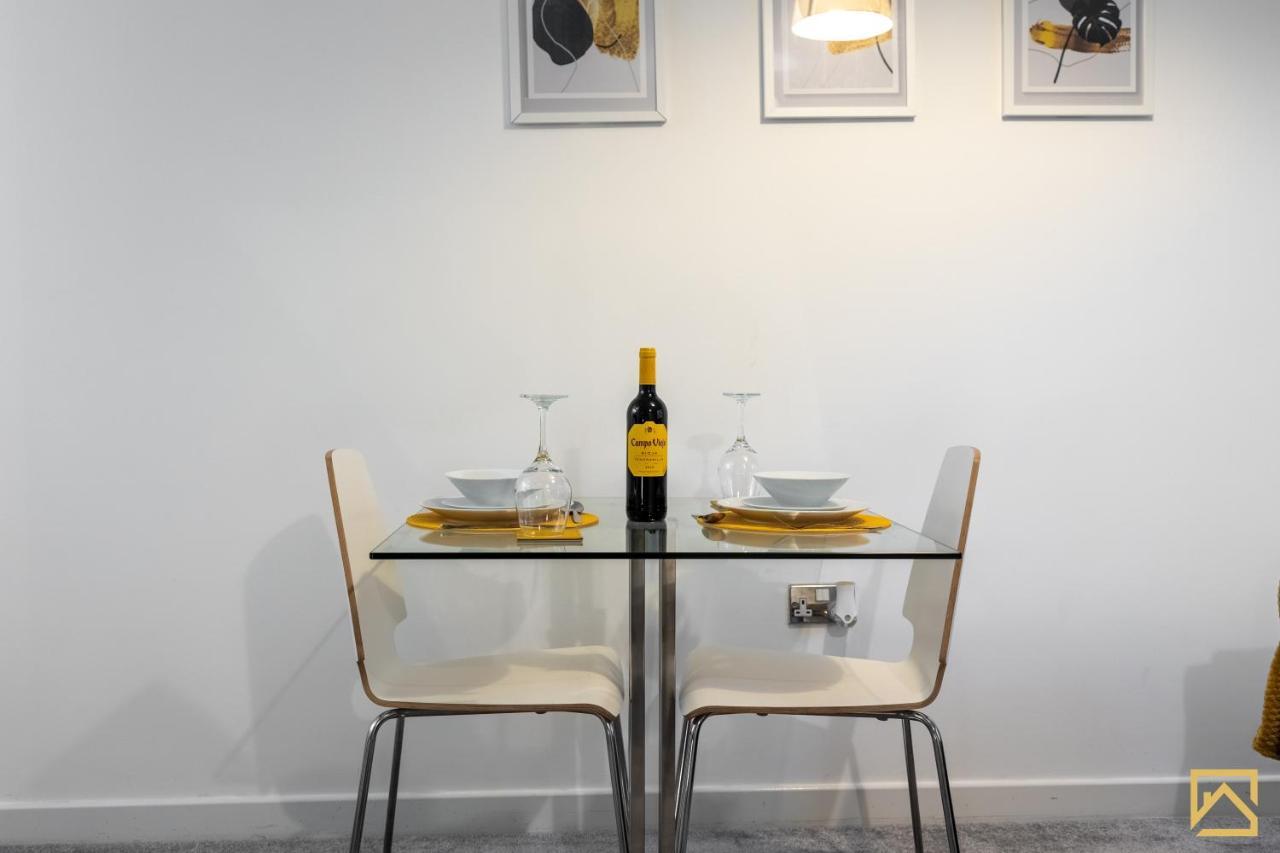 Modern 1 Bed In Central Mk, Free Parking, Smart Tv, Manhattan House By Valore Property Services Μίλτον Κέινς Εξωτερικό φωτογραφία