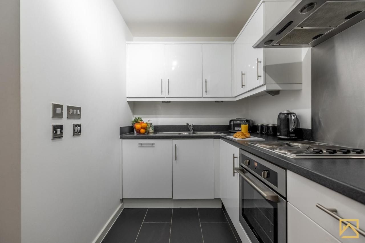 Modern 1 Bed In Central Mk, Free Parking, Smart Tv, Manhattan House By Valore Property Services Μίλτον Κέινς Εξωτερικό φωτογραφία